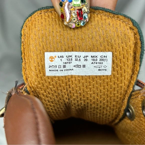 Timberland Chukka Field Boot | Boys sz 1 | Wheat nubuck | Like New - Picture 8 of 9